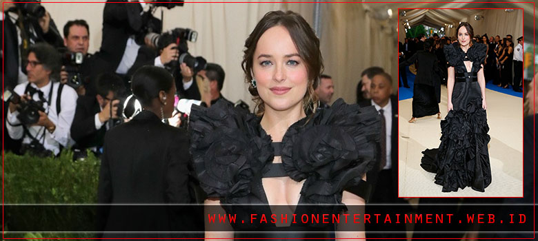 15 Fashion Unik ala Artis Hollywood di Event Met Gala 